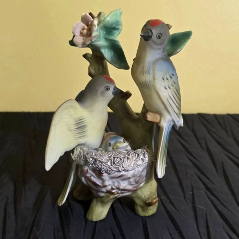 VTG Arnart 7801 Nesting Birds Figurine Porcelain Crossed Arrows Baby in Nest &'